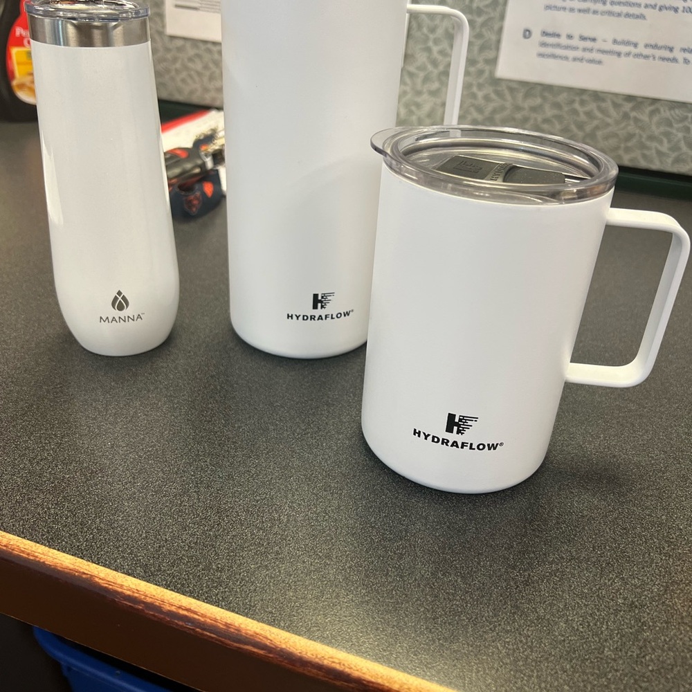 Hydraflow White Drinkware Set